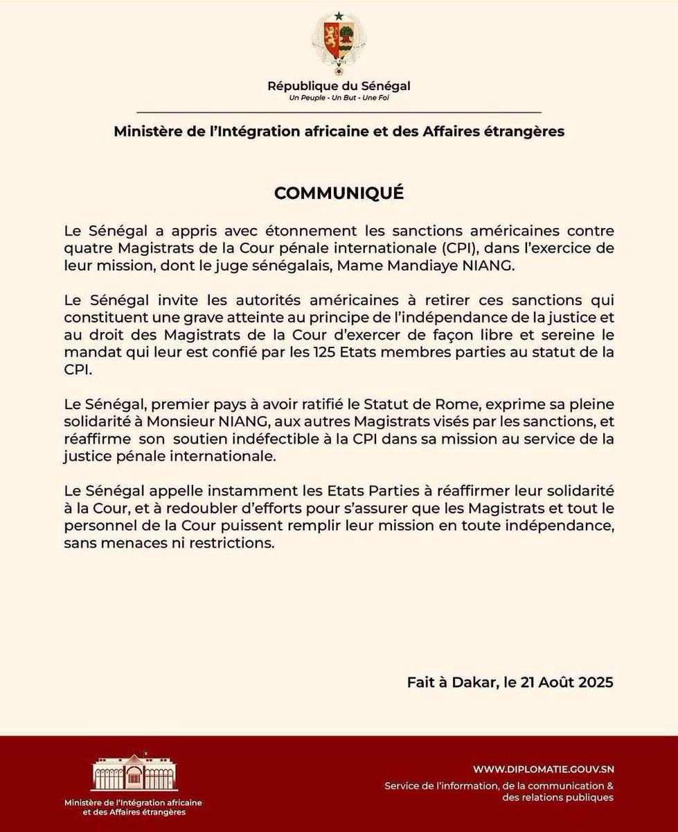 La Revue Afrique (@larevueafrique) on Twitter photo 🇸🇳 🇺🇸 FLASH | Le #Sénégal condamne les sanctions des #USA contre 4 représentants de la cour pénale internationale (#CPI) dont le Sénégalais Mame Mandiaye Niang.
#Dakar qualifie ces #sanctions de « grave atteinte à l'indépendance de la justice » et exige leur levée immédiate. 🇸🇳 🇺🇸 FLASH | Le #Sénégal condamne les sanctions des #USA contre 4 représentants de la cour pénale internationale (#CPI) dont le Sénégalais Mame Mandiaye Niang.
#Dakar qualifie ces #sanctions de « grave atteinte à l'indépendance de la justice » et exige leur levée immédiate.