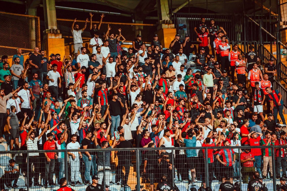 kirli hesapları olanlar TFF üzerinden Amedspor'a kin ve nefretlerini kusuyor! 

Haydi büyük Amedspor taraftarı gün birlik olup isyan etme zamanı!

#AmedsporDüşmanıTFF