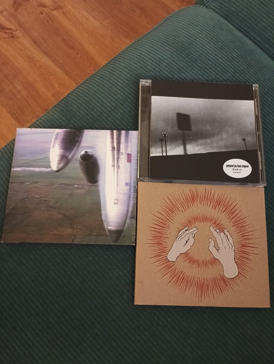 elanarca's tweet photo. Godspeed You! Black Emperor retiró su música de todas las plataformas y no debería ser algo extraño. Es una banda anarquista, que edita en su propio sello autogestionado y cuya obra es una crítica radical al apocalipsis capitalista. En sus primeros tres discos está todo dicho. https://t.co/WSOzzPz5fb