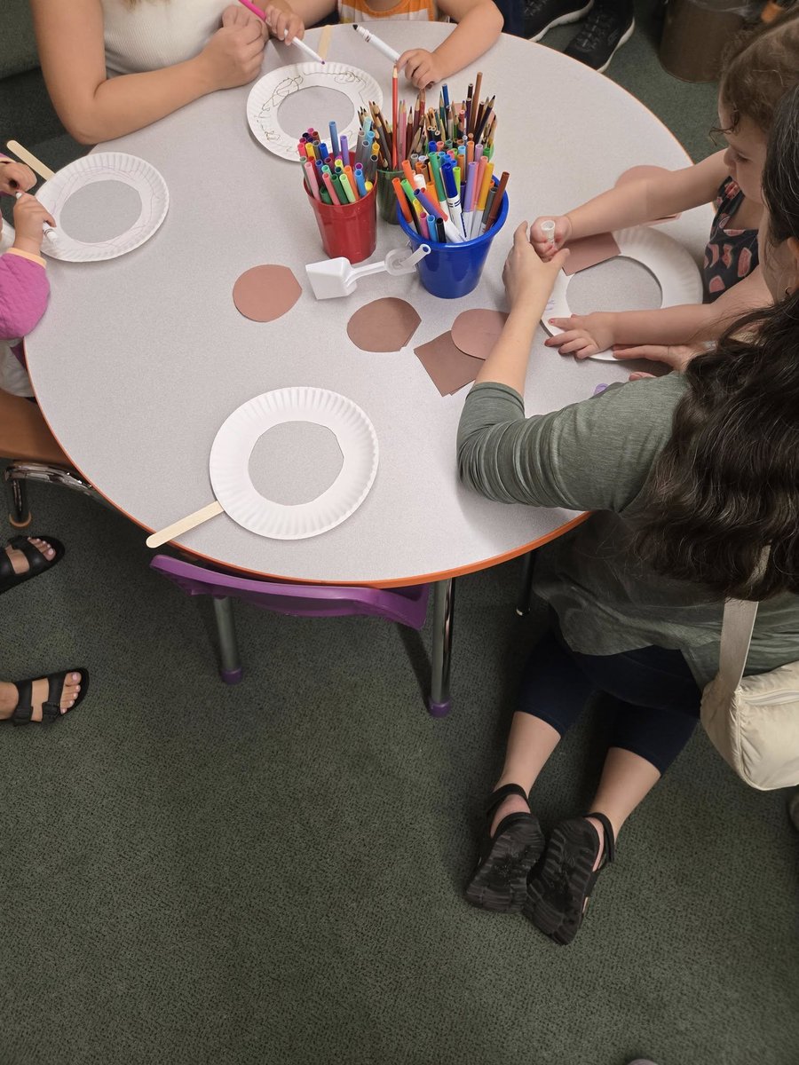 MelvilleLibrary's tweet photo. On Monday our babies had their final program day of the summer!  They ventured into North America with the book Baby Bear, Baby Bear, What Do You See? — a sweet story that takes little ones on a journey through the forest as Baby Bear meets different animals along the way. https://t.co/OaJ7KGo9PI