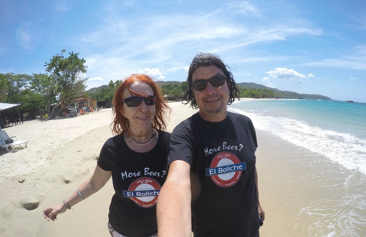 elbolichebeers's tweet photo. Bolicheros por el mundo 🌍 Sofi y Vicente desde el Santo Ángel, en el Parque Nacional Guanaima, Venezuela 🇻🇪 https://t.co/Y5wodmQAlA