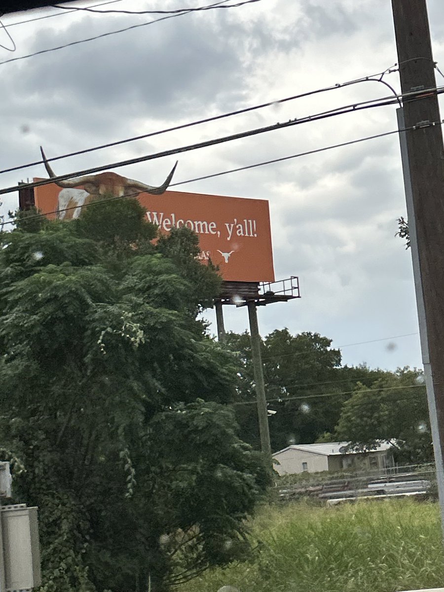 hornsupchris's tweet image. #WeBack in Austin for a 4 month business trip