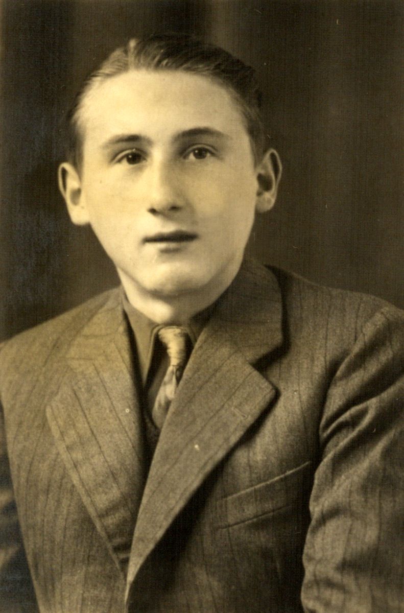 21 August 1925 | Jewish boy, Bernard Flam, was born in Antwerp.

He was deported to #Auschwitz from Kazerne Dossin in Mechelen on 5 August 1942. He did not survive.