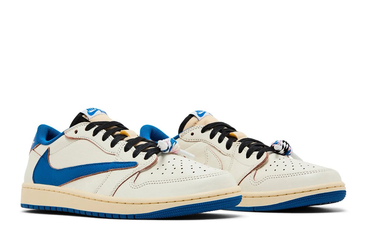 KicksFinder's tweet photo. RETAILER LOOK: Travis Scott x Fragment x Air Jordan 1 Low OG SP "Sail/Military Blue" 🌵 ⚡

🗓️ September 20th, 2025
📝 DM7866-104 (MENS); DO5442-104 (PS); DO5441-104 (TD)
💰 $155; $80; $65 USD
💵COP OR 🚮DROP? https://t.co/3purknx35l