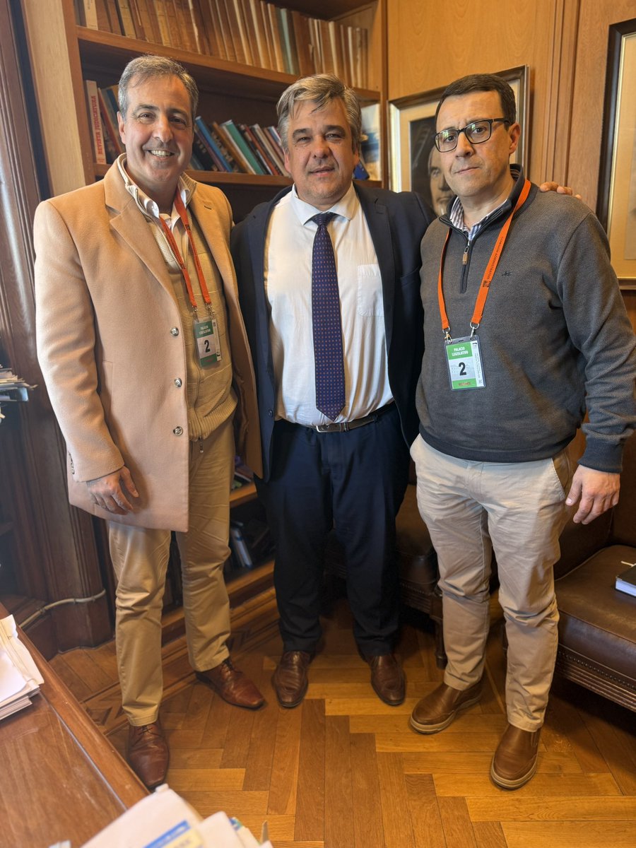 Carlos Daniel Camy (@cdcamy) on Twitter photo Reunido con el Director de Cultura de <a href="/sanjosegobierno/">Intendencia de San José</a> <a href="/RatonGutierrezP/">Jorge GutiérrezPérez</a> y Víctor Bentancour. Trabajando en iniciativas a desarrollarse en el marco de la 21a. Fiesta Nacional del Mate, que se desarrollará en San José el próximo 15, 16 y 17 de noviembre. Reunido con el Director de Cultura de <a href="/sanjosegobierno/">Intendencia de San José</a> <a href="/RatonGutierrezP/">Jorge GutiérrezPérez</a> y Víctor Bentancour. Trabajando en iniciativas a desarrollarse en el marco de la 21a. Fiesta Nacional del Mate, que se desarrollará en San José el próximo 15, 16 y 17 de noviembre.