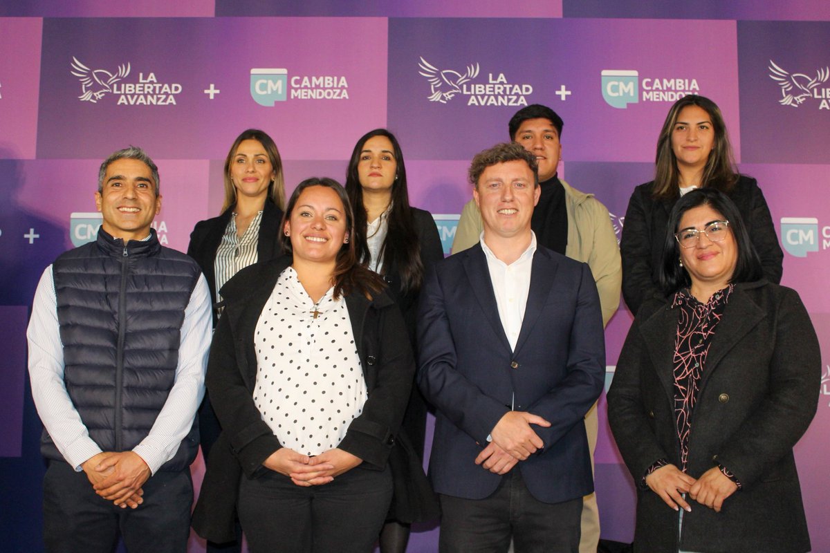 lopresti_lh's tweet photo. Asistimos a la presentación de candidatos de la alianza LLA + Cambia Mendoza, un paso clave para consolidar el rumbo de transformación que necesita nuestro país, basado en el esfuerzo, el trabajo y el mérito frente a las viejas recetas del populismo.

Desde Las Heras acompañamos este frente con una lista de candidatos con experiencia, compromiso y capacidad de gestión, que trabajarán en sintonía para consolidar los ejes de nuestro proyecto:

✅ Continuar con una administración municipal austera, eficiente y transparente, basada en el orden y en la eficaz administración fiscal.

✅ Priorizar la capacitación en oficio para generar mano de obra calificada procurando la inserción laboral. 

✅ Impulsar inversión y empleo privado a través del Parque Industrial y el fortalecimiento de las PyMES.

✅ Mejorar la seguridad y la calidad de vida en los barrios con obras, iluminación y urbanización.

✅ Garantizar orden y seguridad ciudadana como base de una comunidad más segura. 

Estamos convencidos de que el camino de la transformación es con gestión responsable y trabajo en equipo.
