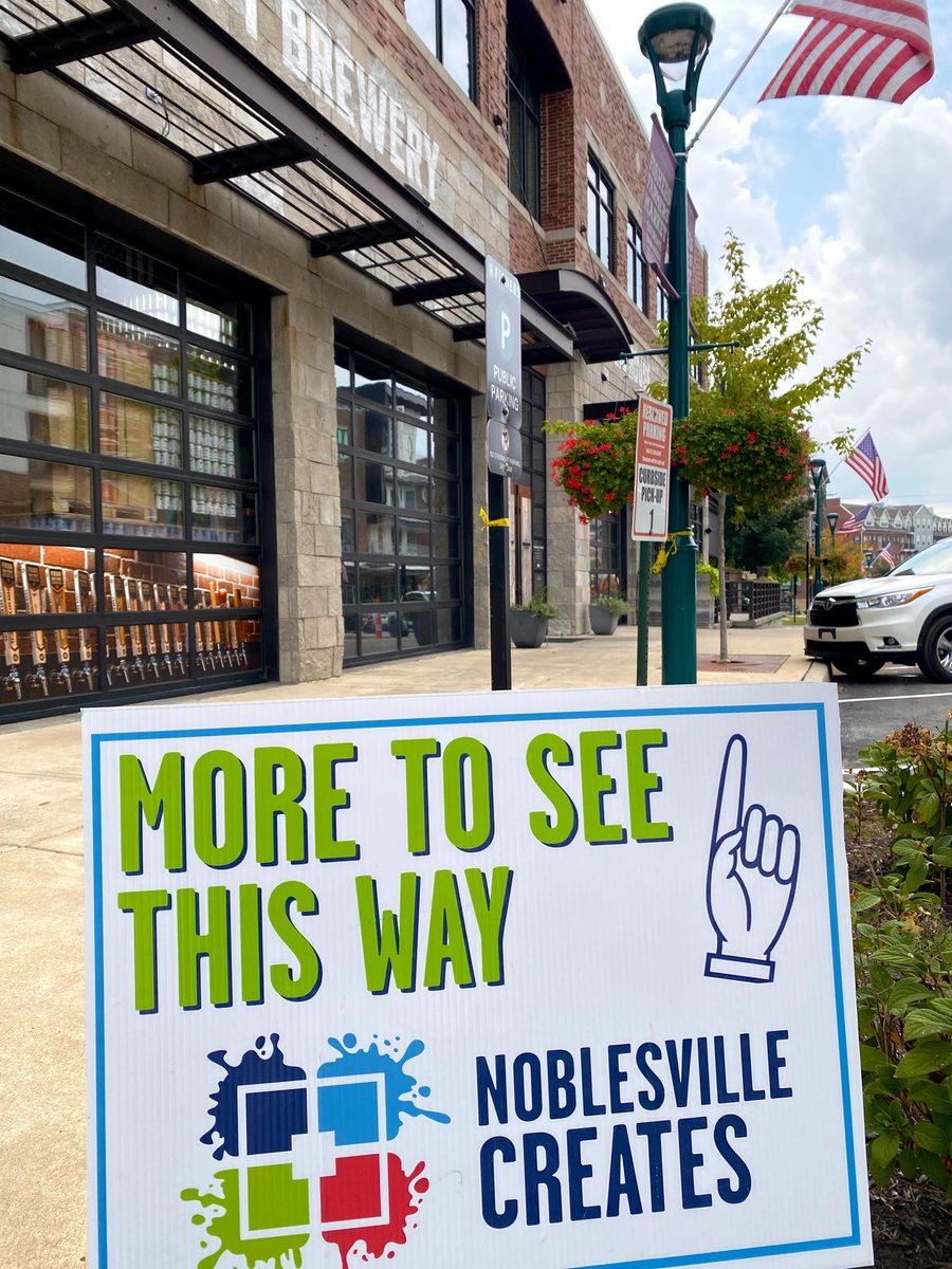 We had a great time Tuesday night celebrating Debbie Herrmann and JanettMarie Marra’s showcase exhibit, “Let It Flow!” Guests met the artists, viewed original work, and enjoyed local brews and foods. Thanks to <a href="/fourdayray/">Four Day Ray Brewing</a> for their continued support of the creative community!