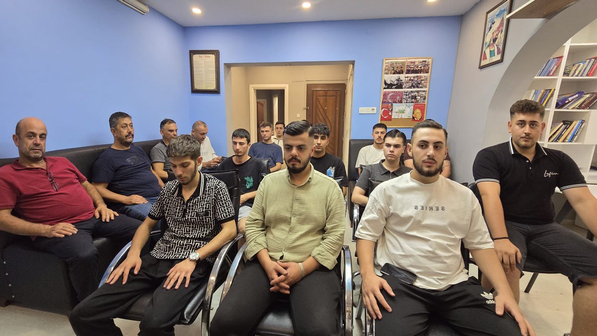 Şişli Ülkü Ocakları olarak düzenlediğimiz Kuran-ı Kerim tilavetimizi; İki cihan serveri Peygamberimiz Hz. Muhammed (s.a.v) ve Aziz Şehitlerimizin Ruhlarina hediye eyledik.

Varolsun Ülkü Ocakları.🇹🇷