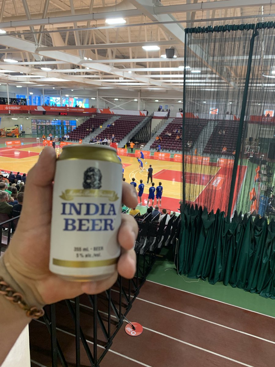 Blainesidea's tweet photo. Happy Thursday. Beers and volleyball #canadasummergames https://t.co/ync9YLgd0x