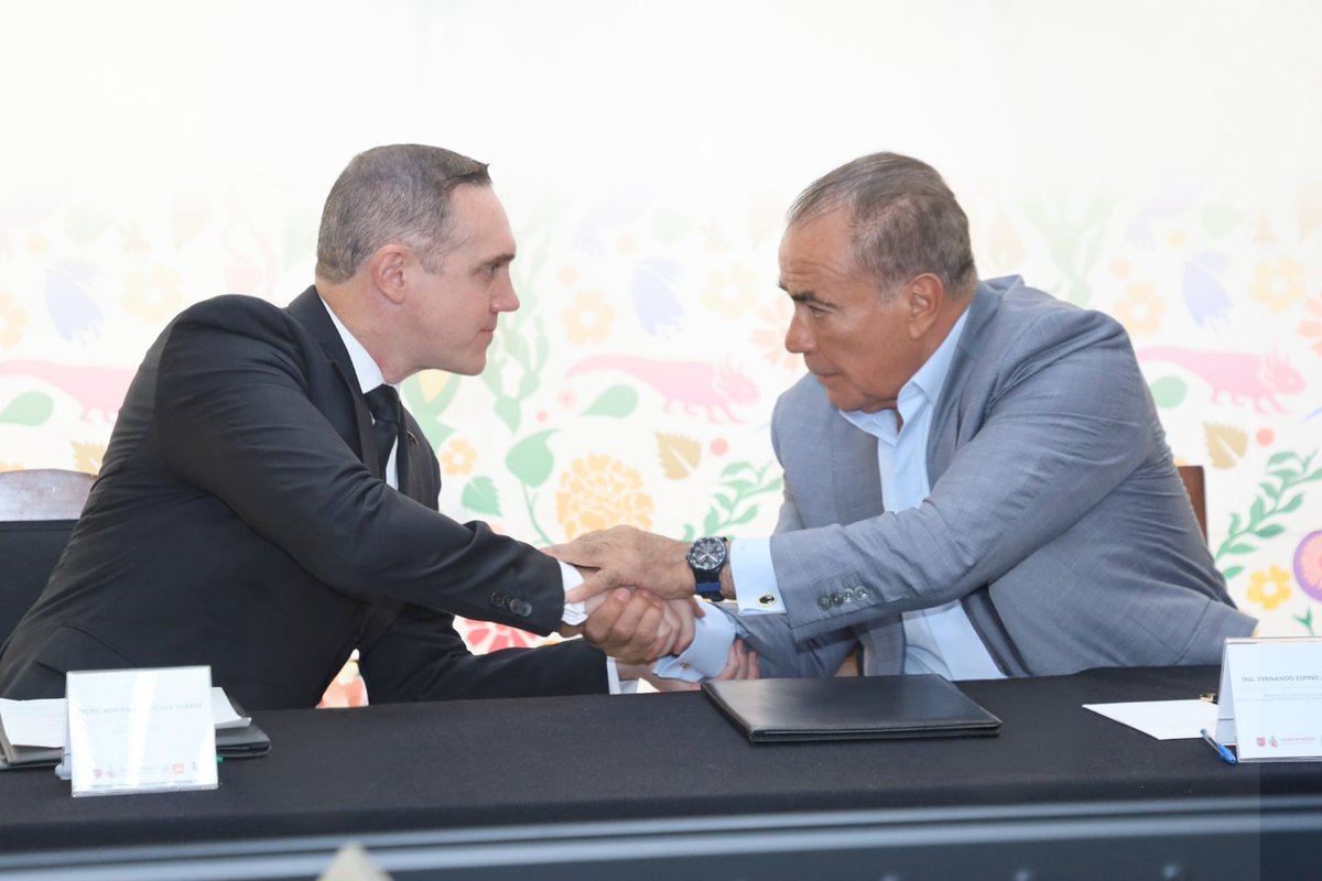 Por su parte, Fernando Espino Arévalo apuntó que Adrián Rubalcava cuenta con todo el apoyo del SNTSTC para recomponer lo que sea necesario y recuperar niveles de servicio óptimos.