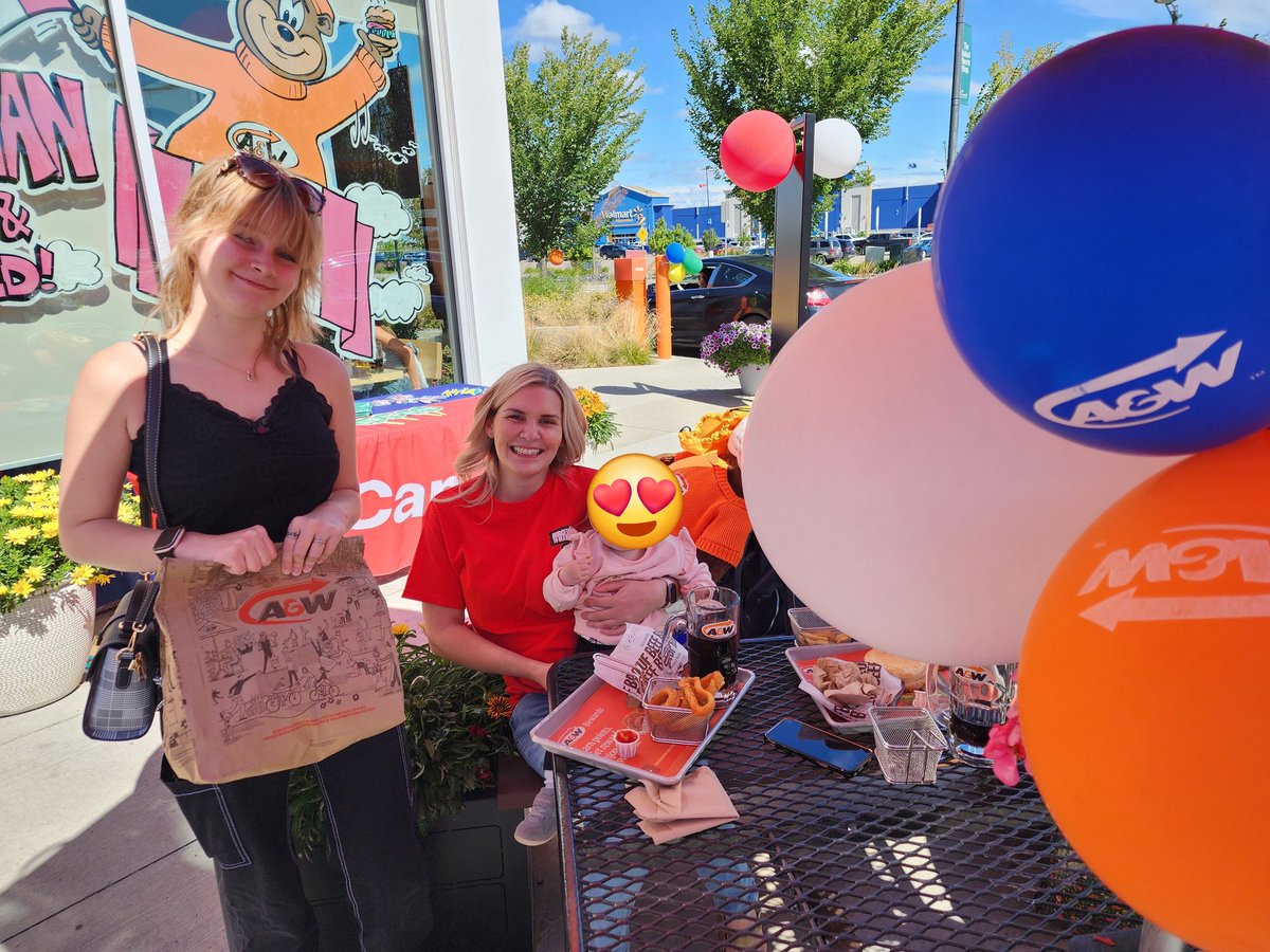 Teen Burgers, sunshine and <a href="/Jahoofka/">Patrycia💡</a> at A&amp;W #burgerstobeatms