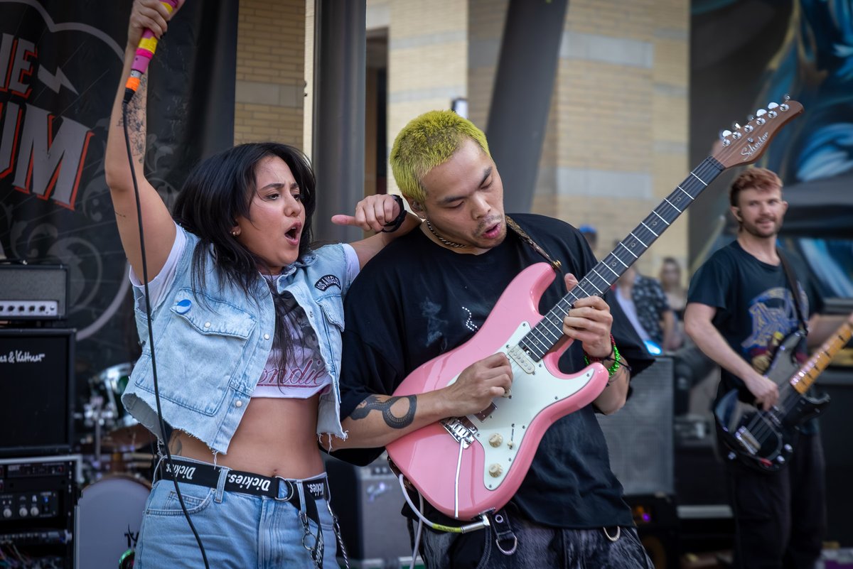 Rock the Coliseum tweet media