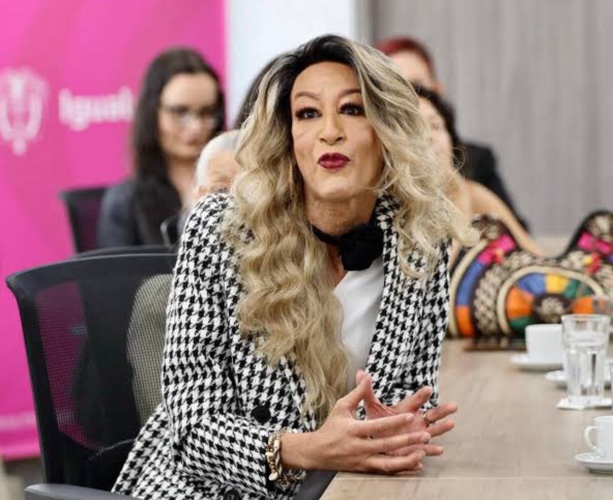 Colombia’s far-left president Gustavo Petro has appointed the transgender man Charlotte Schneider as Colombia’s new Minister of Women

🇨🇴