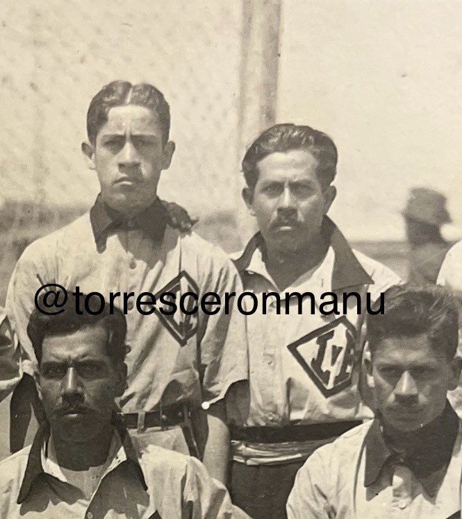 torresceronmanu's tweet photo. Hoy el cumpleaños 102 del @ClubNecaxa alguien importante en la historia del club fue Roberto Jardon jugador del luz y fuerza él estuvo cuando se eligió el nombre del equipo. Felicidades necaxa espero ya verte otra vez campeón #FuerzaRayos @Rayo_Valencia @EvaLongoria @XaviSol_ https://t.co/4W4o0gLZl7