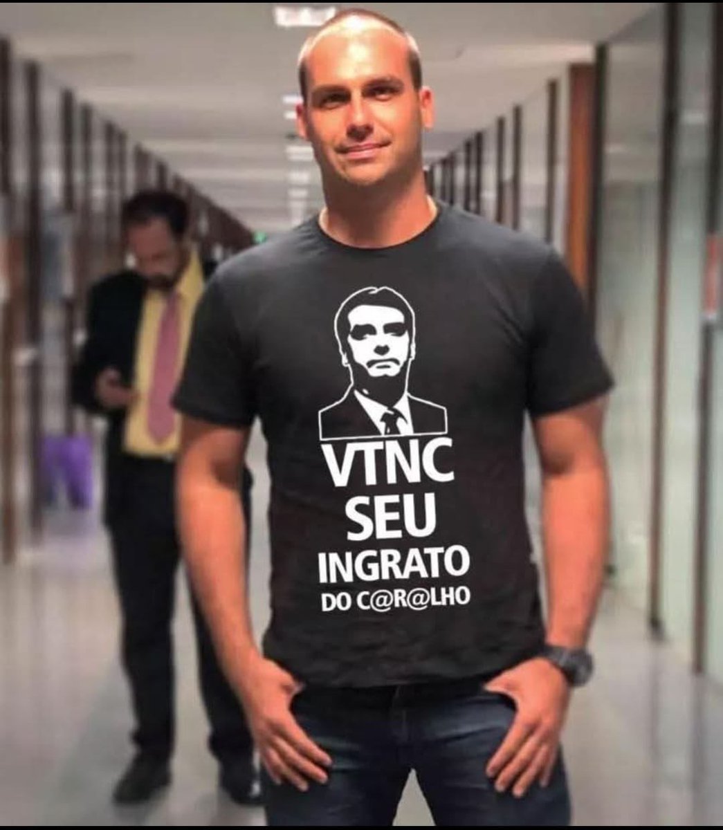 João Cláudio Platenik Pitillo (@joaopitillo) on Twitter photo A famiglia tradicional brasileira!
<a href="/jairbolsonaro/">Jair M. Bolsonaro</a> <a href="/CarlosBolsonaro/">Carlos Bolsonaro</a> <a href="/FlavioBolsonaro/">Flavio Bolsonaro</a> <a href="/BolsonaroSP/">Eduardo Bolsonaro🇧🇷</a> <a href="/bolsonaro__jr/">Jair Renan Bolsonaro</a> A famiglia tradicional brasileira!
<a href="/jairbolsonaro/">Jair M. Bolsonaro</a> <a href="/CarlosBolsonaro/">Carlos Bolsonaro</a> <a href="/FlavioBolsonaro/">Flavio Bolsonaro</a> <a href="/BolsonaroSP/">Eduardo Bolsonaro🇧🇷</a> <a href="/bolsonaro__jr/">Jair Renan Bolsonaro</a>