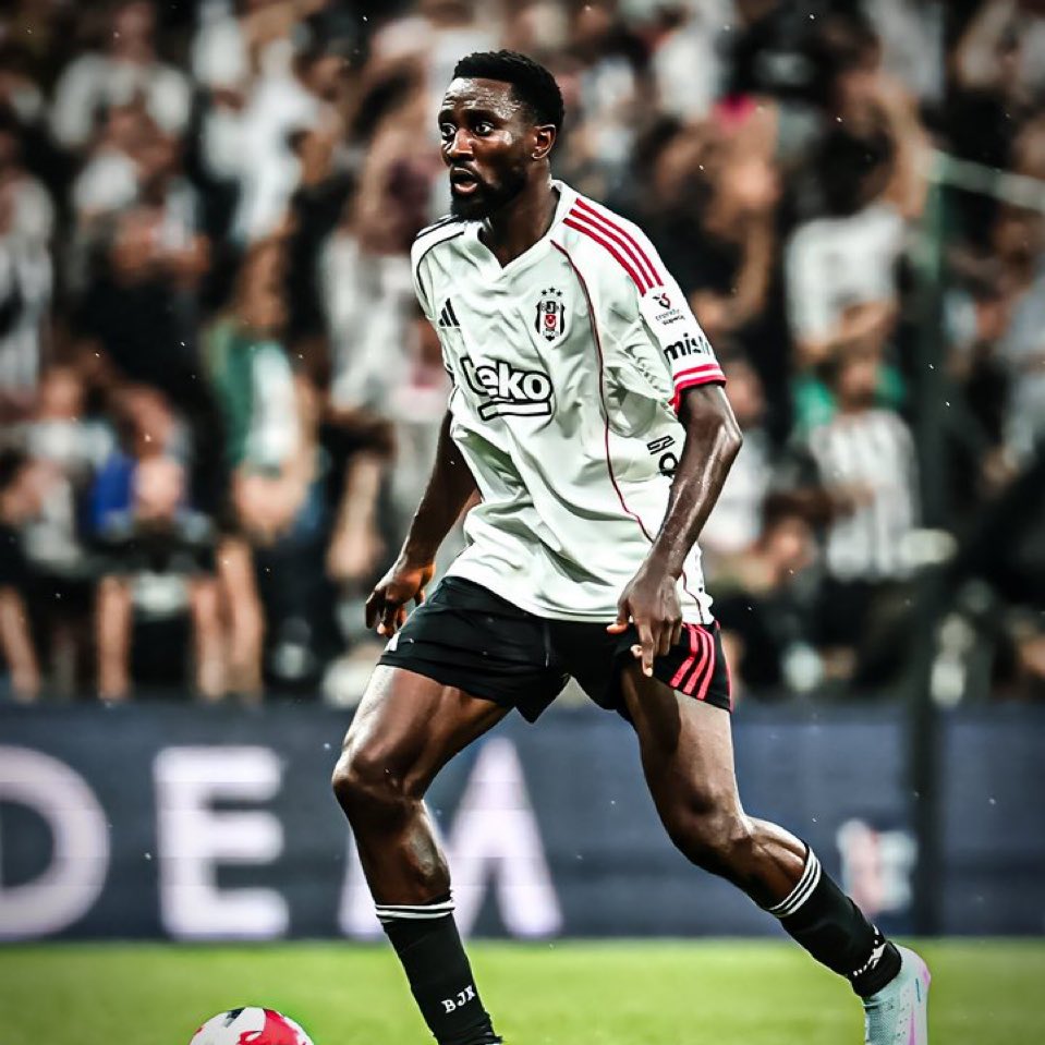 Ndidi orta sahaya muazzam oldu.
Aranan kan bulundu !

#LSvBJK