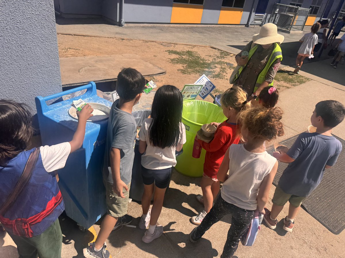 Walnut_Acres's tweet photo. Little hands👏🏼, BIG impact!🌎
So proud of our students leading the way with our Campus Waste Sorting Program. 
From recycling to composting, they’re learning how to reduce waste and care for the planet. 💚 
#GreenSchools #WasteSorting #FutureChampions
@MDUSD https://t.co/JVihQcrMf9