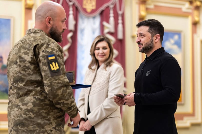 Symbolic yet inspiring development: President Zelensky decorated Capt. Andriy S., MD: Ukraine's first medic influencer and vaccines evangelist now serving as field hospital anestesiologist.
Andriy S. is still one of us but his X posts today are PITCH BLACK-gloomy, he's depressed.