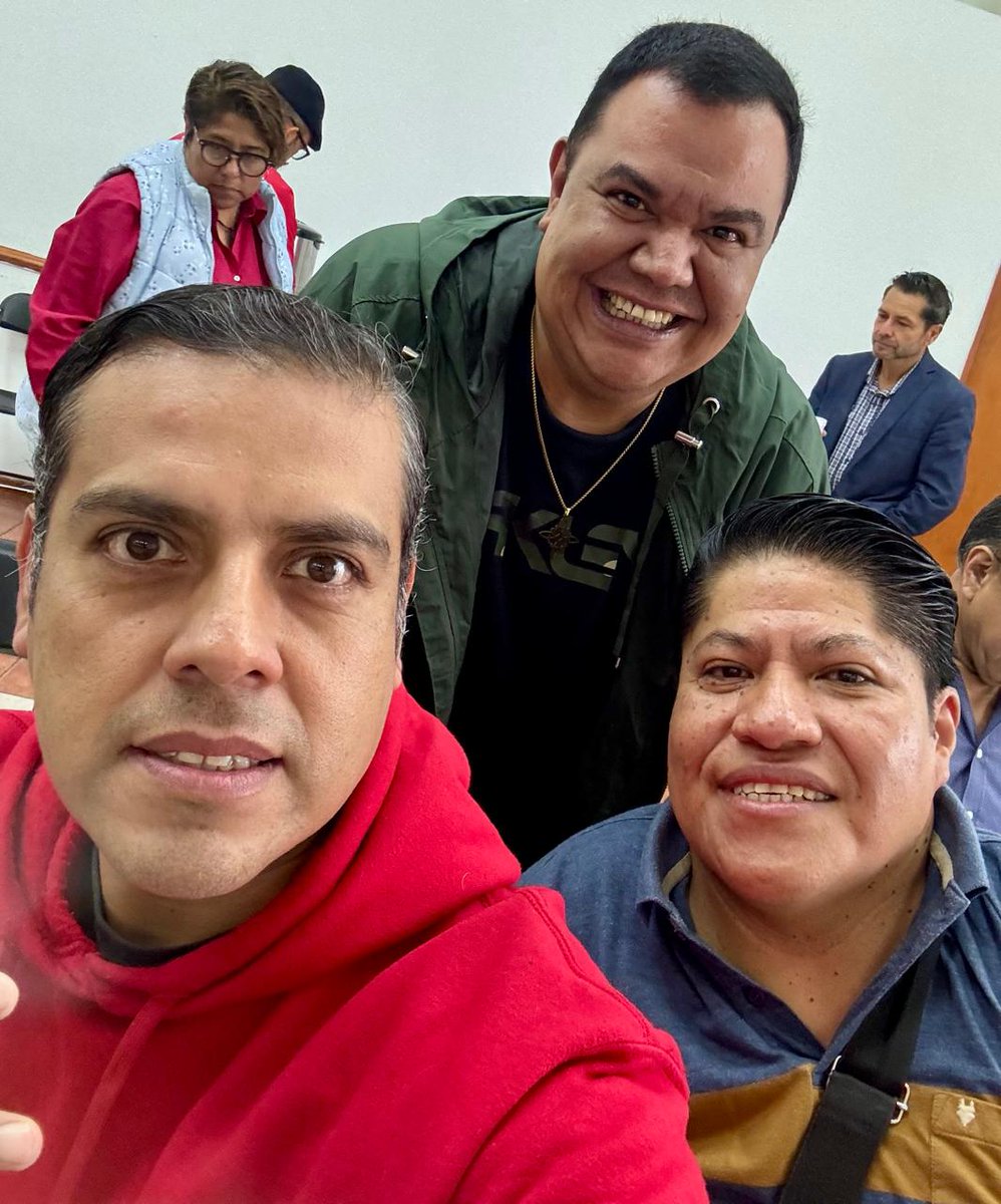 Tres grandes amigos (1amigue🏳️‍🌈)  
Tres grandes políticas públicas en el <a href="/PRICDMX_/">PRI Ciudad de México</a>