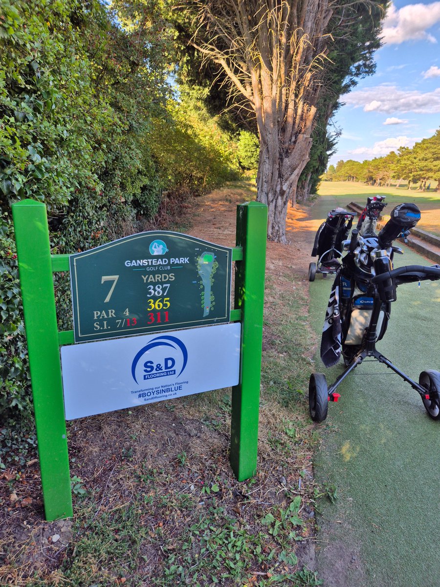 SandDFlooring's tweet image. Check out our new golf sponsorship! ⛳

Delighted to be driving forward together in partnership with Ganstead Golf Club.

Whether its quality flooring or out on the fairway, we’re always on par.🏌️‍♂️🏌️‍♀️

#ProudPartners #Fore #CommercialFlooring #Hull