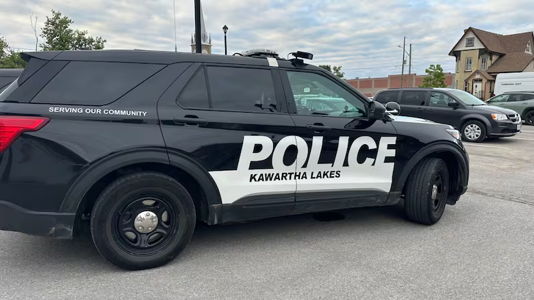 Police in Lindsay, Ont., have faced criticism for charging man after alleged home intruder injured.

More Detailes👉short-link.me/17osh
