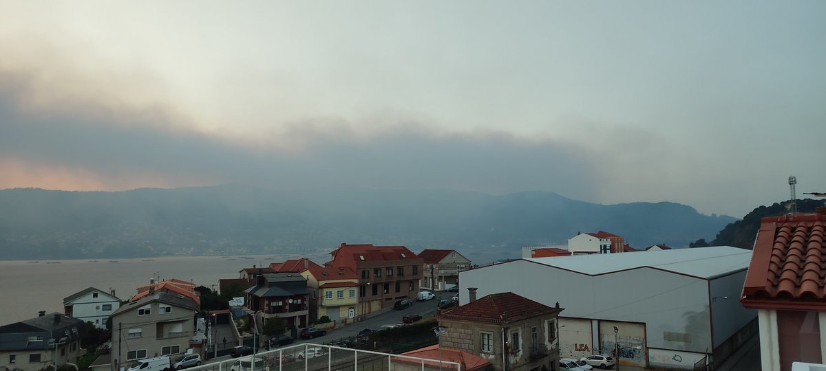 Alex_Diaz_68's tweet photo. Estamos en guerra, ahora toca incendiar las Rías Bajas, no es cambio climático, es terrorismo de estado por obra, omisión y por la pu... Agenda 2030.
👇👇👇👇 https://t.co/TCzzq3yVgq