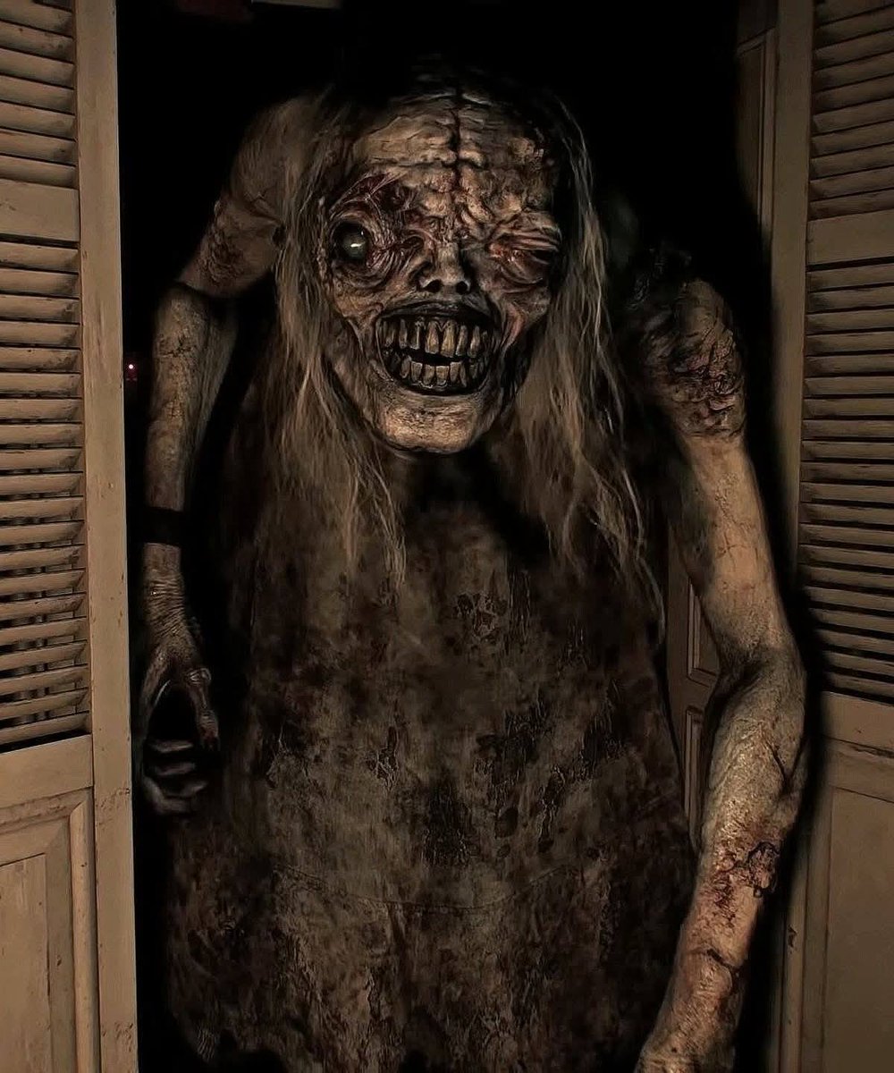 me at 3am checking my discord messages