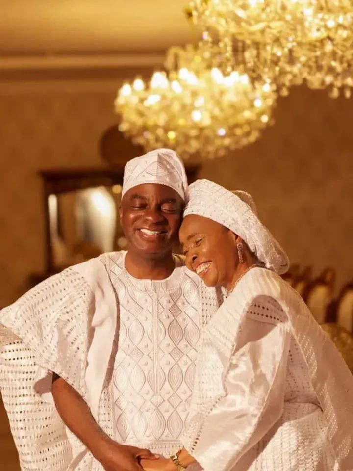 therealchurchg1's tweet image. THE LATEST 43 YEAR OLD COUPLE.

HAPPY WEDDING ANNIVERSARY ONCE AGAIN, PAPA AND MAMA. IN YOUR LIGHT, THE WORLD HAS SEEN LIGHT!

#ChurchGist