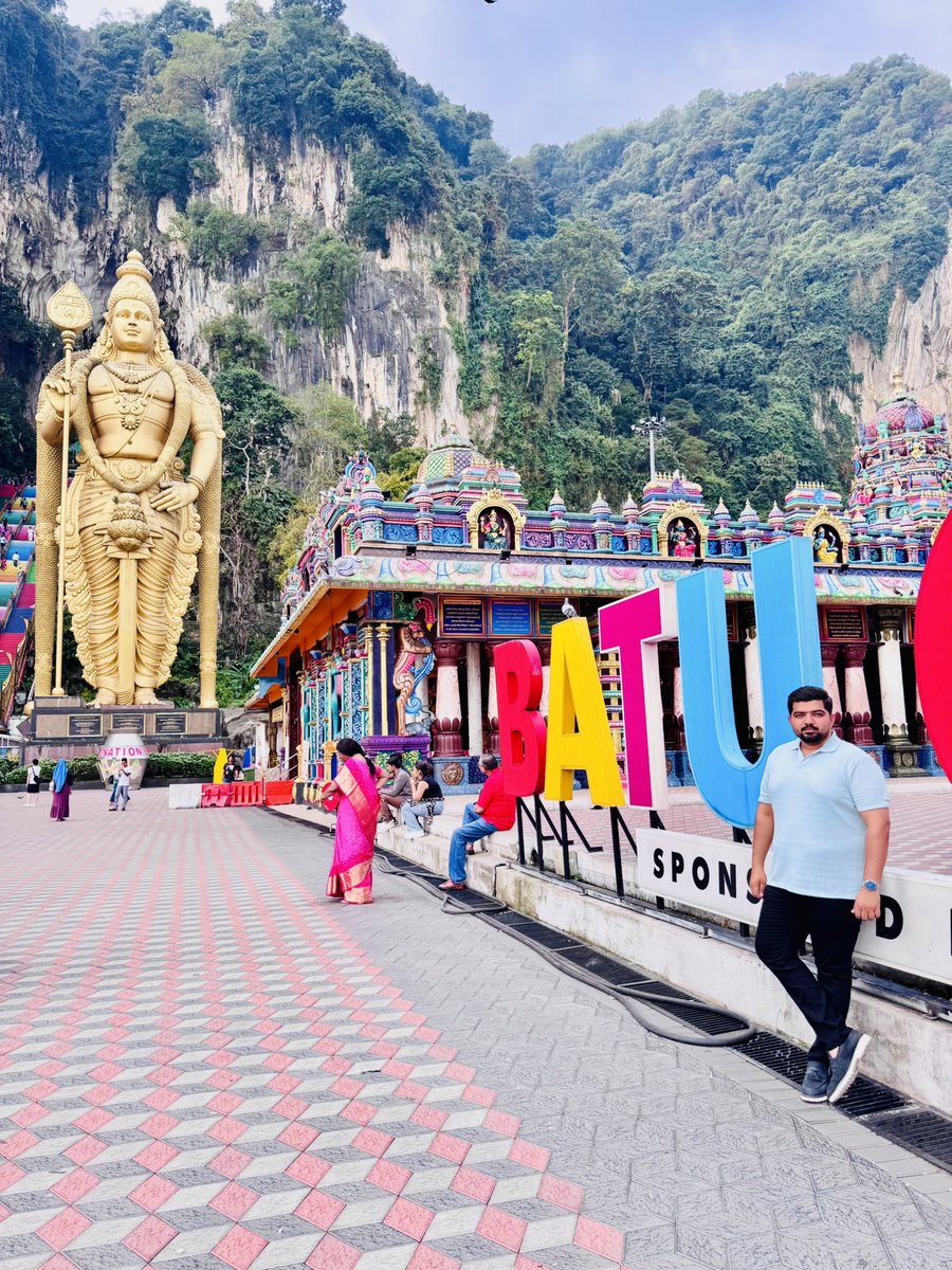 At the iconic Batu Caves 🙌