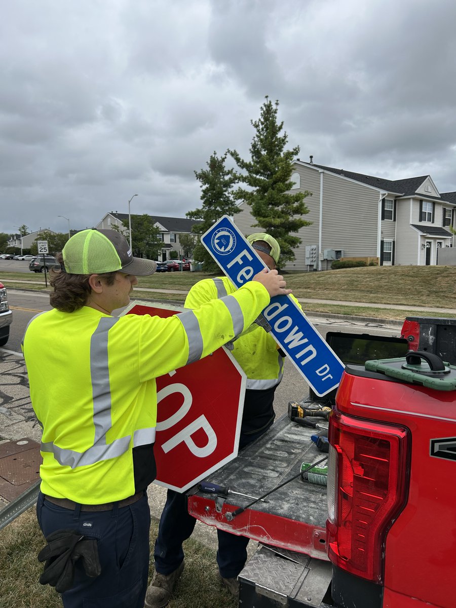 MiamiTownship's tweet photo. Public Works is busy replacing township street signs with new, more visible and better looking versions! Every township street sign will be replaced! #miamitwppride #MTPublicWorks https://t.co/Xw9HybRsLn