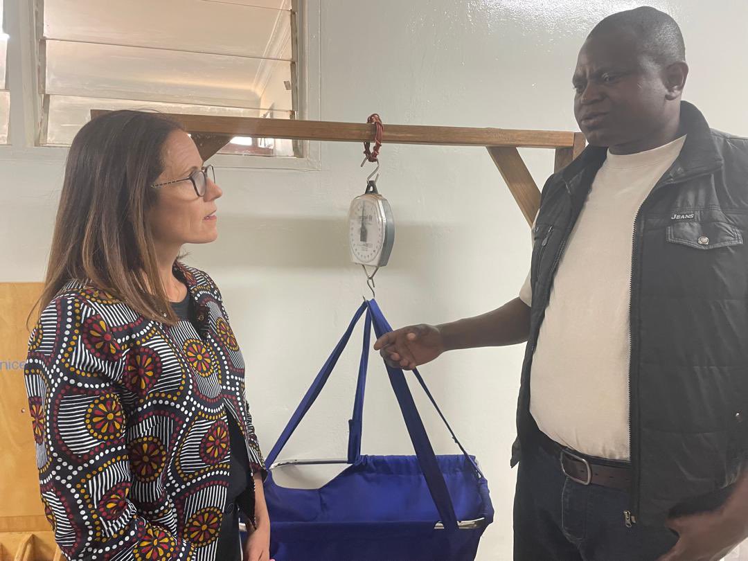RTerzeon's tweet photo. A great first day in NW Province! I learned from the amazing doctors at Solwezi General Hospital that numbers of children admitted with malnutrition have reduced dramatically thanks to 🇬🇧 funded #SUNII programme. @unicefzambia #GoFarGoTogether #NutritionForAll #First1000Days https://t.co/IfTEcoIA3J