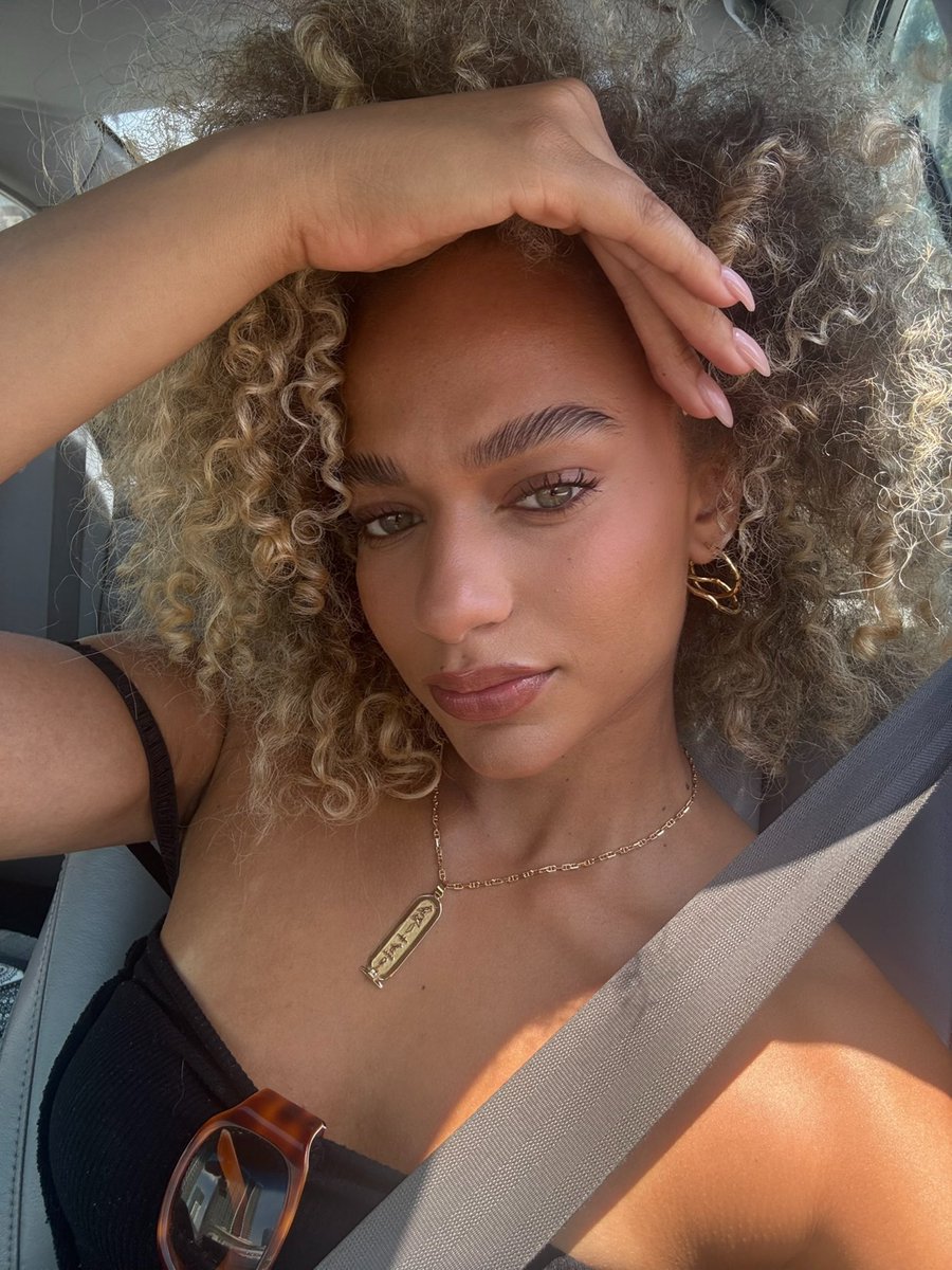 car selfie like it’s my uniform