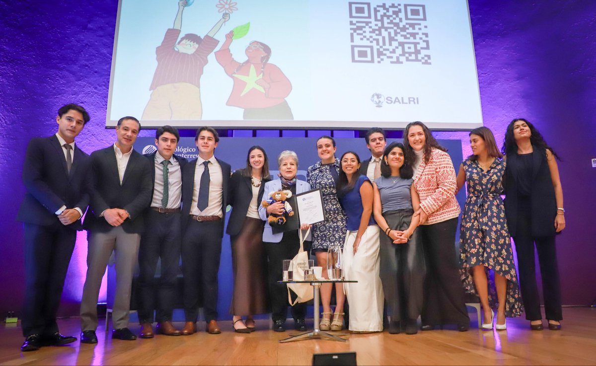 aliciabarcena's tweet photo. Muy agradecida con el @TecdeMonterrey, campus Santa Fé, por su invitación para participar en el conversatorio: “Sembrando Ecoesperanza: Un diálogo intergeneracional sobre la justicia climática”. ¡Las juventudes no son herederas del futuro, son protagonistas del presente! https://t.co/xv0oUd5z2B