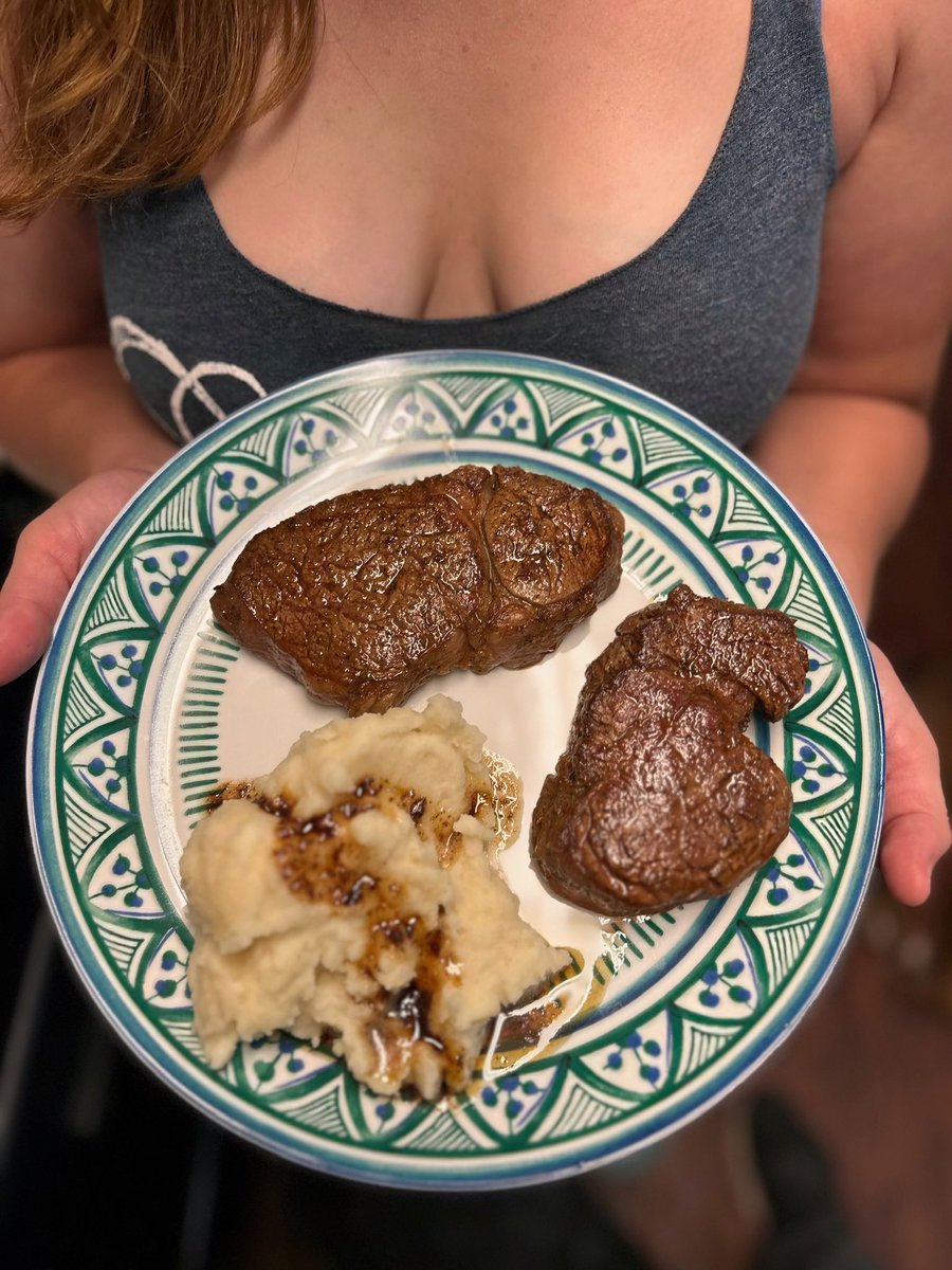 Do you like when your girl cooks steak?