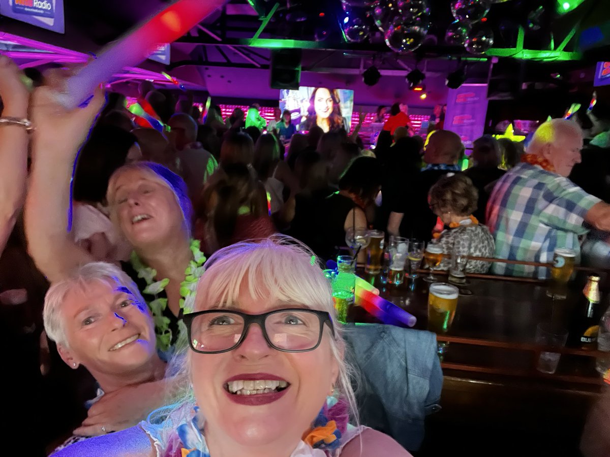 classic hits radio summer party with Ruth on screen - cork 2025 <a href="/ClassicHitsRdio/">Ireland's Classic Hits</a> <a href="/ClassicHitsRdio/">Ireland's Classic Hits</a> What a fab night 👏👏👏😃🎉🎉☀️😍