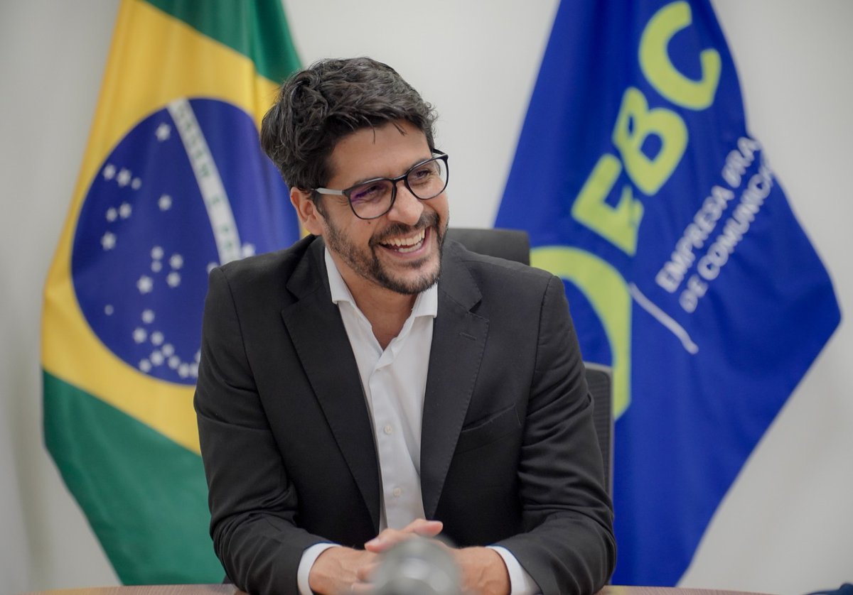 jeanlimadf's tweet photo. FIM DE UM CICLO... ✨ Fecho formalmente um capítulo repleto de emoções à frente da presidência da EBC. Poderia listar uma série de ações realizadas ao longo desses 30 meses, algumas citadas na minha carta de renúncia, mas opto por falar de encontros, de pessoas e de cumplicidade. https://t.co/KapBKYg981