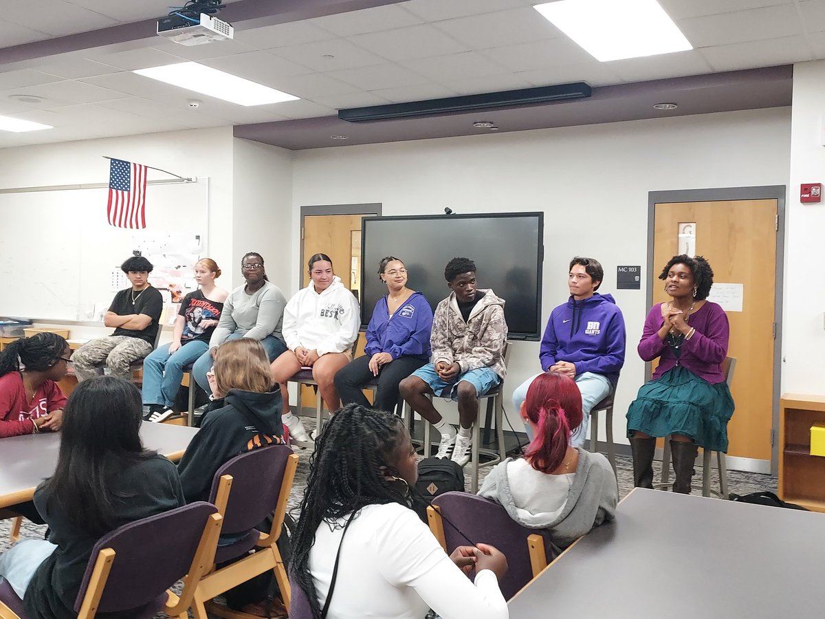 MrsLaCanne's tweet photo. Such wisdom and great advice from these veteran students who came back to share with this year's new AP students. So much more meaningful to hear it from peers than from me #NGCPride #WeareWayne https://t.co/dLduRuMxyH