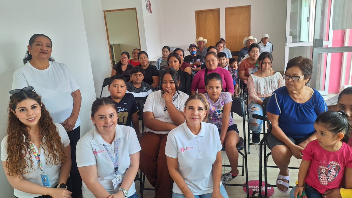 💜 Gracias a Puerta Violeta, en el Centro de Atención Familiar se llevó a cabo la plática “Identificación de las violencias y ruta de atención”. Porque la prevención empieza con la información, seguimos trabajando para cuidar a nuestras familias. 🙌📚
<a href="/EF_Galindo/">Enrique Galindo C</a>