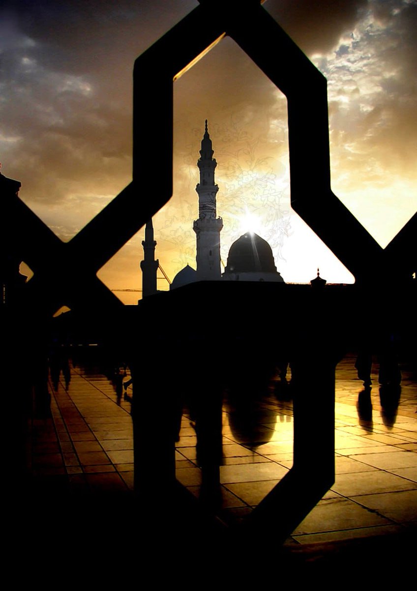 مابعد استشهاد الرسول الأكرم (ص) خاتم النبيين وسيد المرسلين، أهل البيت (عليهم السلام) صبروا رغم كل عوامل الانحراف. بقوا في موقعهم الذي اختاره الله لهم، لم تنجسهم الجاهلية، ولم تلبسهم الدنيا. بقوا عنوان الطهر والوفاء.
#شهادة_الرسول