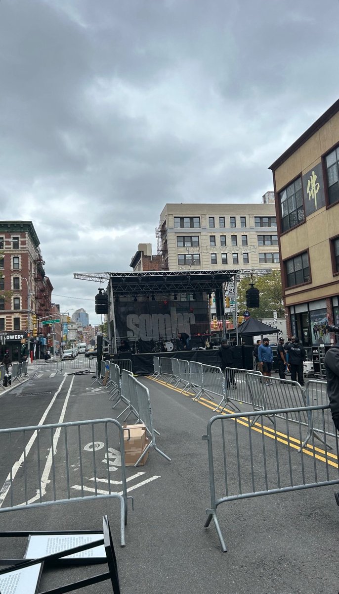 sombrmusic's tweet photo. Shane will be performing tonight at 6 PM in New York on the corner of Canal Street and Orchard Street for FREE as a pre-release show for his debut album "I Barely Know Her" that comes out tonight at midnight local time!!

https://t.co/VX4qQKHNzs
#sombr #sombrmusic https://t.co/cVBRP0Loj7