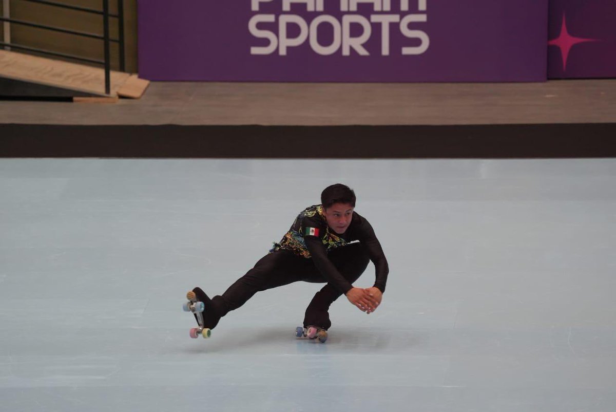TelodijeMx's tweet photo. 🔥🛼 Elegancia, precisión y pasión en cada movimiento… 

Bruno Núñez brilló en la pista de @asu2025Oficial 
demostrando que el patinaje artístico es pura inspiración. 
#TodosSomosOlímpicos #ASU2025 #SonyAlpha #SonyAlphaMexico #SonyPROSupport @COM_Mexico  @nenofernandez @HectorQuispe @PanamSports