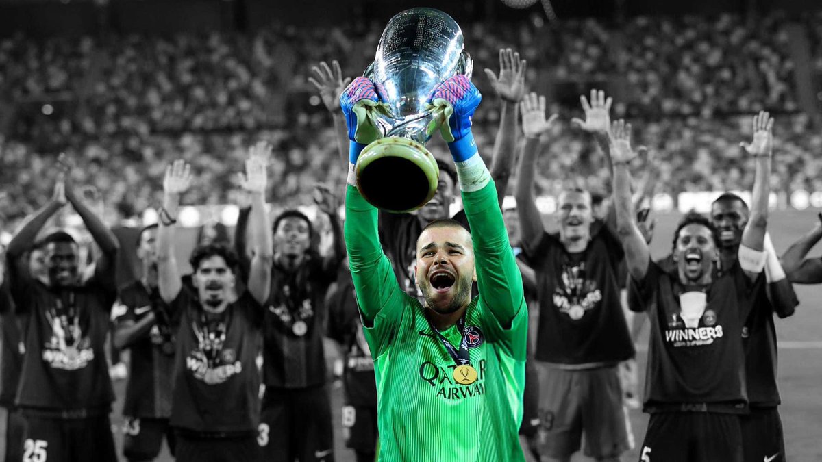 ChevalierVibes's tweet image. Cette première, il est pas prêt de l&apos;oublier ! 💚🧤

Un trophée européen pour son premier match ! 🇪🇺💫