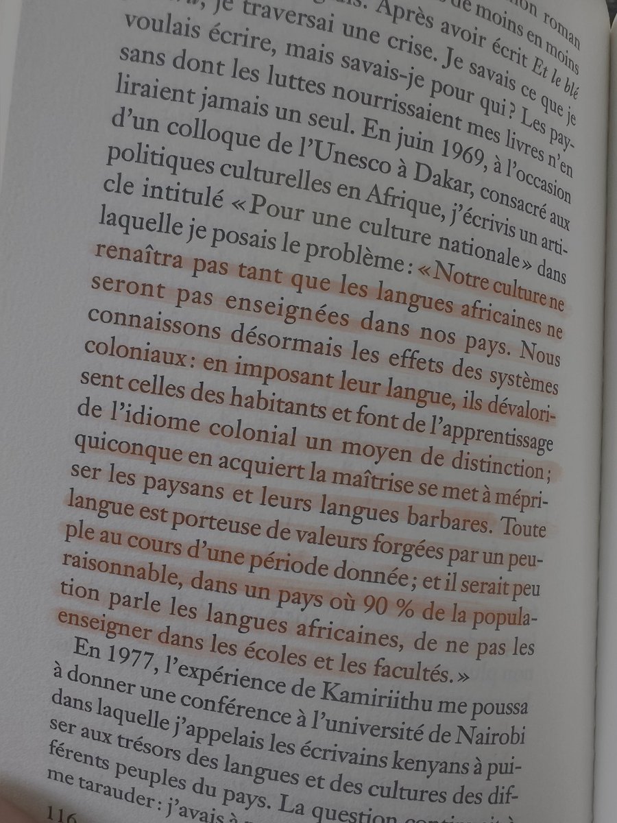 Le samedi 30 août, au coeur de la conversation « Décoloniser l’esprit » de Ngugi wa Thiong’o. 

Réflexion sur nos langues, quasi invisibles dans nos écoles, l’académie, la littérature. Nos mondes s’écrivent ailleurs qu’en nous. Qu’est-ce que cela dit de notre ancrage à nous-même?