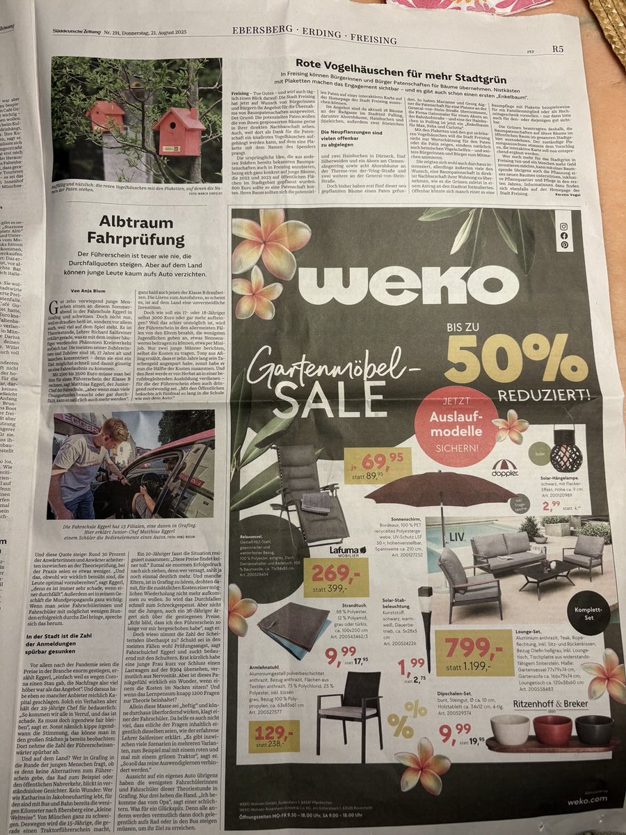 Heinz Alt (@heinz_alt) on Twitter photo Wo Ebersberg drüber steht, muss noch lange kein Ebersberg drin sein. Die heutigen zwei Landkreisseiten der <a href="/SZ/">Süddeutsche Zeitung</a> kommen ohne eine einzige Nachricht aus dem Landkreis Ebersberg aus. Traurig, was von einer einst tief in der Region verankerten Redaktion geblieben ist. Wo Ebersberg drüber steht, muss noch lange kein Ebersberg drin sein. Die heutigen zwei Landkreisseiten der <a href="/SZ/">Süddeutsche Zeitung</a> kommen ohne eine einzige Nachricht aus dem Landkreis Ebersberg aus. Traurig, was von einer einst tief in der Region verankerten Redaktion geblieben ist.