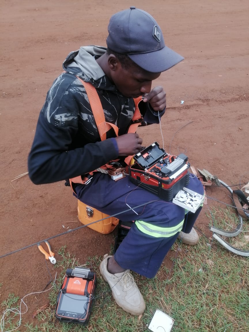 kijijiyeetu's tweet image. Reality of #CommunityNetworks: @KijijiYeetu delivers low cost internet. At Ugunja, we absorb shocks from climate disruptions to fiber cuts. We carry hidden costs for underserved communities stay connected, informed &amp;amp; resilient. This is about Tech Access but also Digital Equity.