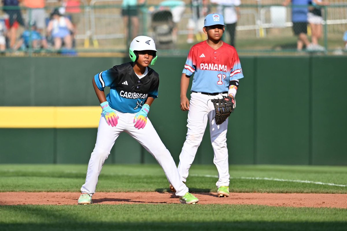 My man Eugene Kingsale and his son just beat Japan on LLWS. ARUBA BASEBALL. CONGRATS BUDDY. HOW GREAT IS IT SHARING IT WITH YOUR SON. GOOD LUCK THE REST OF THE WAY.