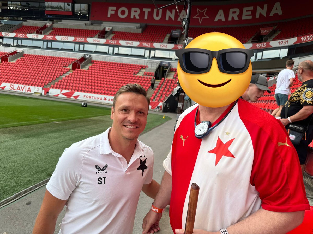 Trochu zředím zdejší hysterii. Za dnešní akci pro handicapované fanoušky naprostý top! Táta, který mě přivedl ke Slavii je nadšený, chci moc poděkovat. Legenda z Dortmundu už se těší na další výjezdy🧑🏻‍🦯.