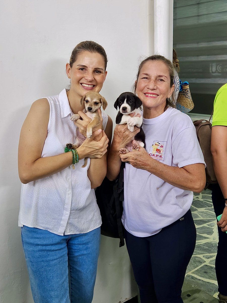 #Neiva ¡Gracias compañeras y compañeros rescatistas y de luchas, estudiantes, profes, servidores públicos, periodistas, profesionales y a cada persona que trabaja por hacer de este mundo un lugar mejor para los animales! Seguimos haciendo pedagogía #LeyAngel por Colombia 🇨🇴🐾