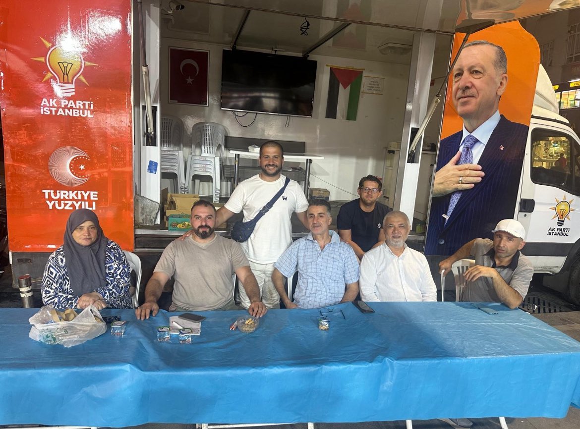 📍AK Nokta Zeytinburnu 

Milletimizin gönlünden gelen teveccühle yeni üyelerimizle her geçen gün daha da güçleniyoruz.

58 bulvar Caddesi’nde  AK noktamız da Yenidoğan mahalle teşkilatımızla vatandaşlarımızla buluşmaya devam ediyoruz 
🇹🇷#TürkiyeYüzyılı’na hep birlikte yürüyoruz.
