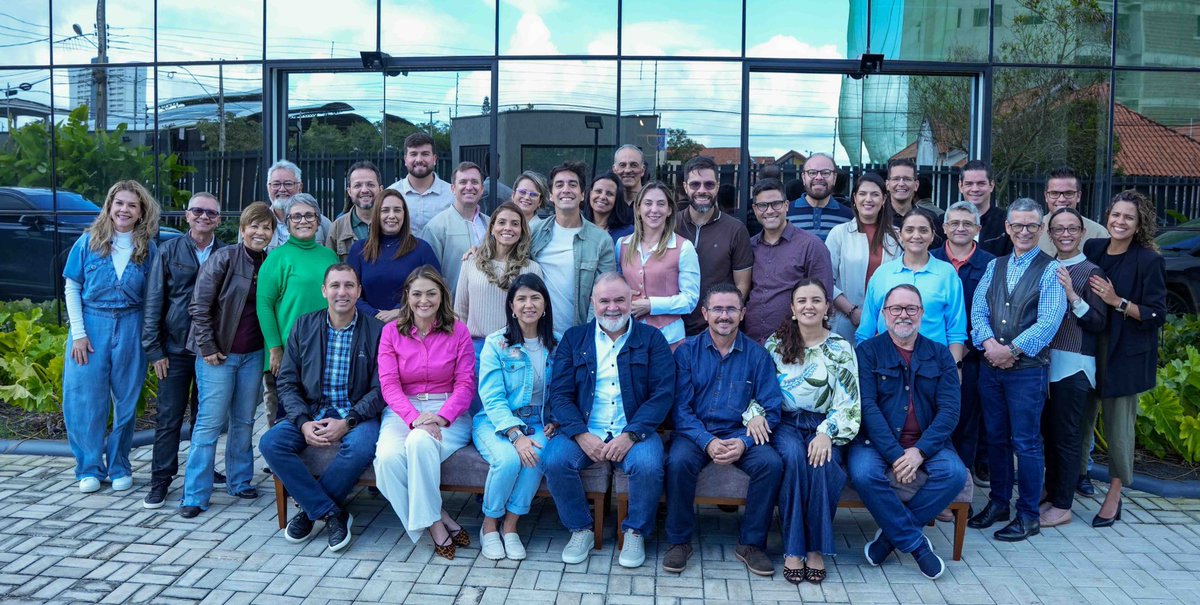 edilsondelira's tweet photo. Que honra fazer parte desse time tão precioso do Ministério Verbo da Vida! https://t.co/iUgYMOjxn6